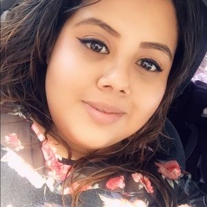 Meet your Posher, Cristina